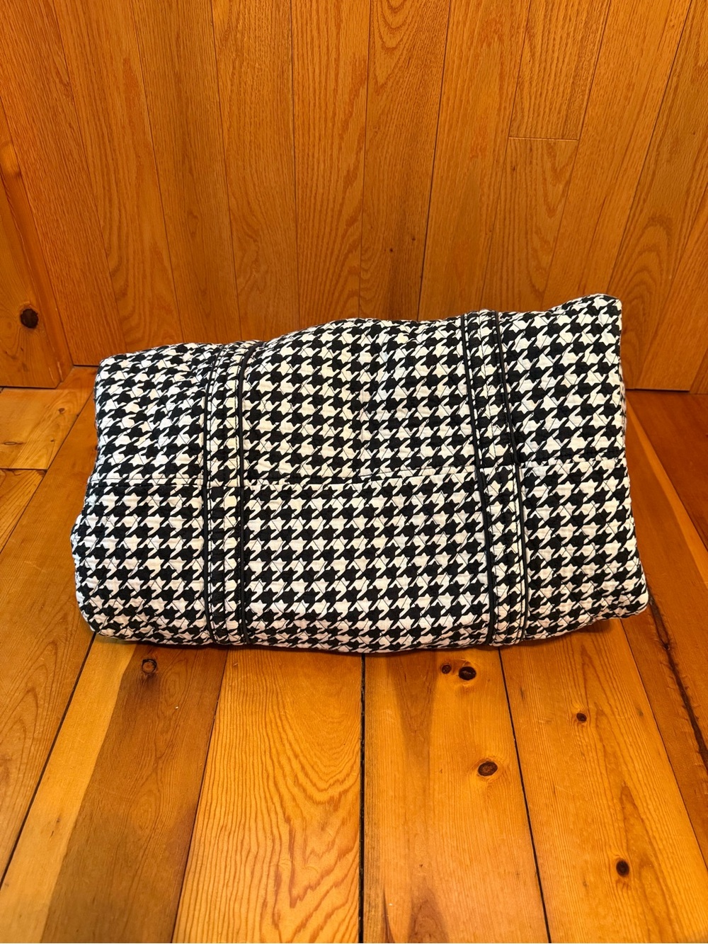 Vera Bradley Large Duffel Bag: Houndstooth - Picture 7 of 7